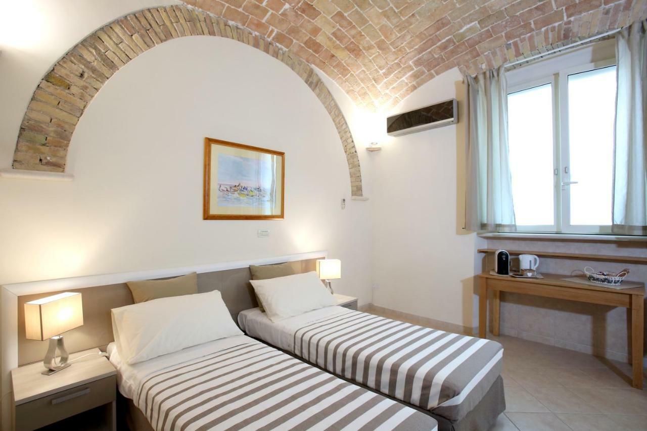 טרמולי Victoria Royal Apartments & Rooms מראה חיצוני תמונה