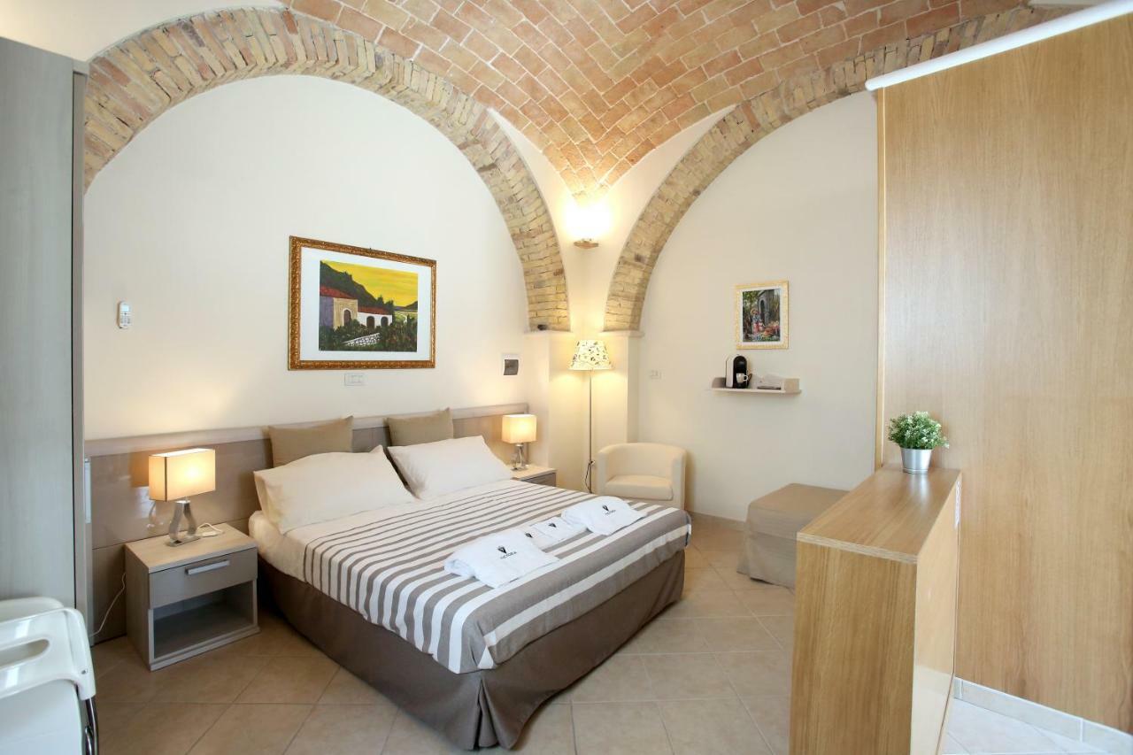 טרמולי Victoria Royal Apartments & Rooms מראה חיצוני תמונה